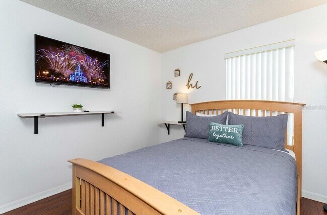 Building Photo - 8420 Blue Lagoon Dr