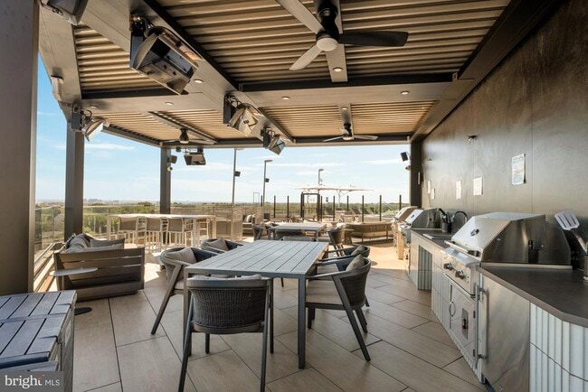 Building Photo - 1021 N Garfield St