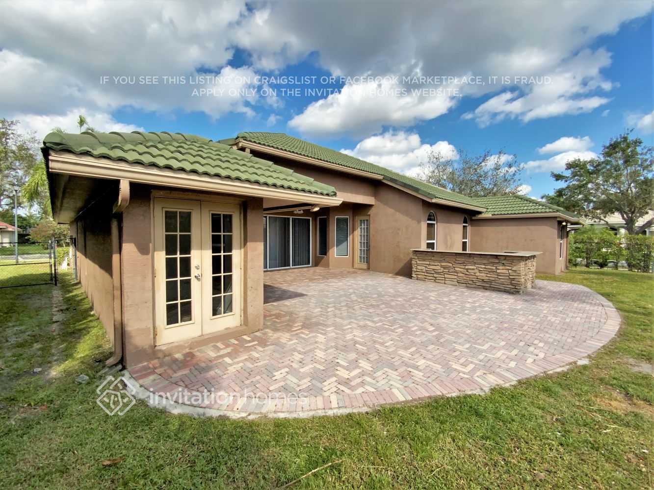 Building Photo - 101 Jacaranda Ct