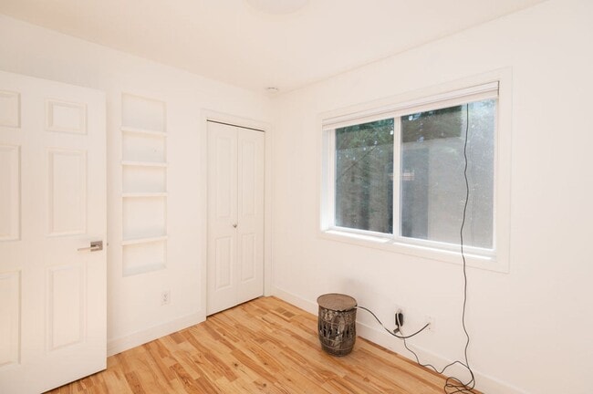 Building Photo - Quintessential Bend Living - 3 Bed | 2 Bat...