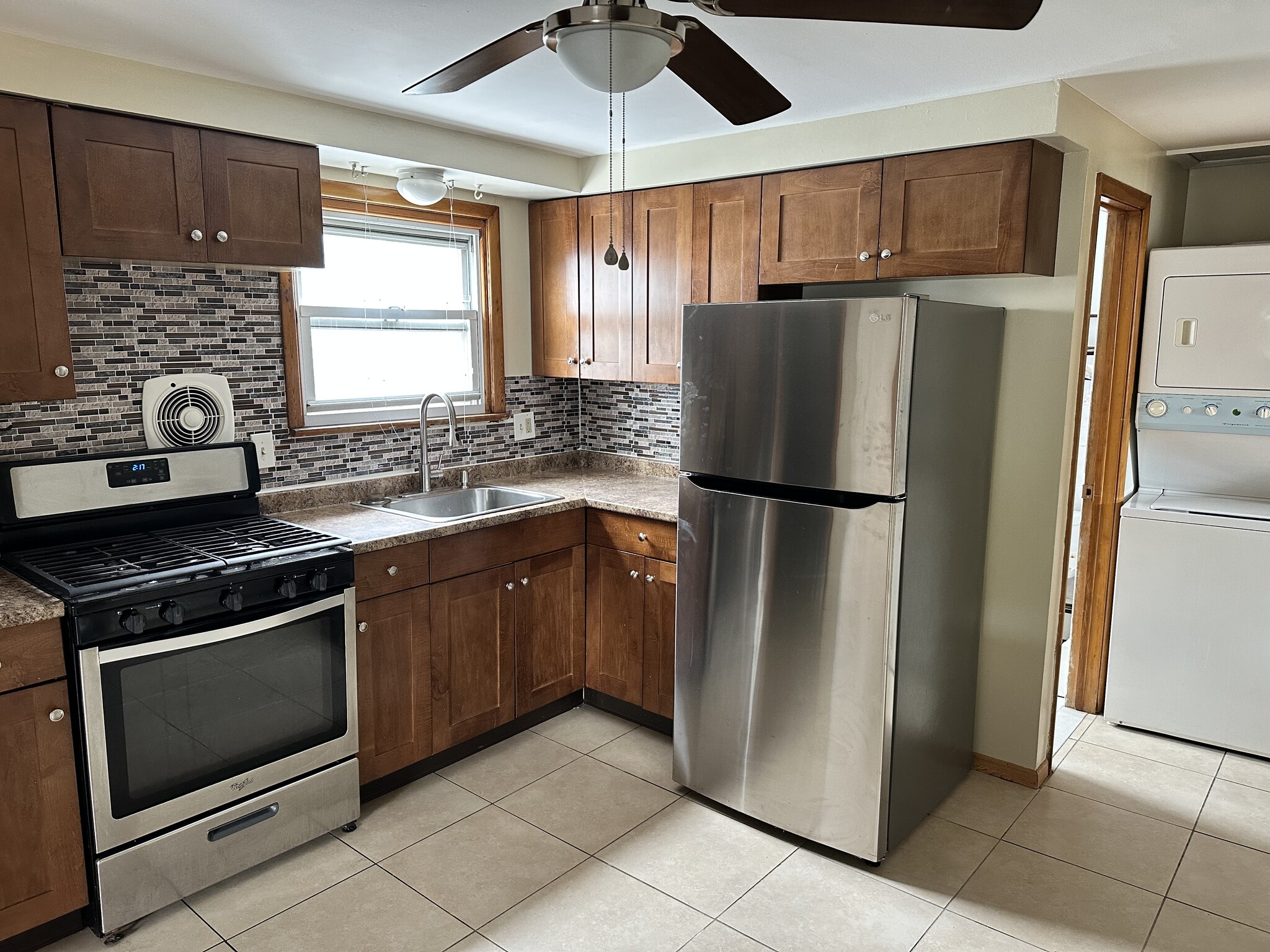 Kitchen - 15 Sidney St