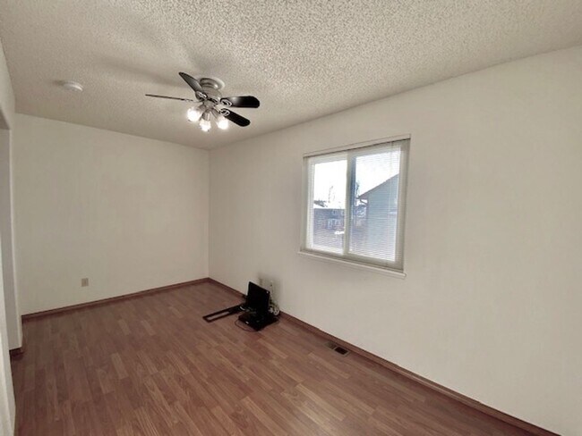 Building Photo - Spacious Briargate 4 Bedroom/3.5 Bathroom Home with huge Yard