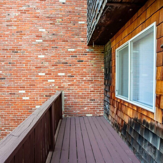 Building Photo - 3305 Bridge Manor Dr