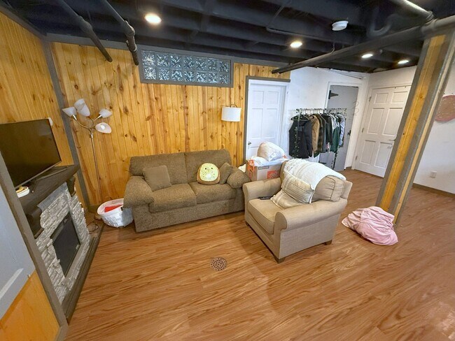 Building Photo - 1317 Randall Ct
