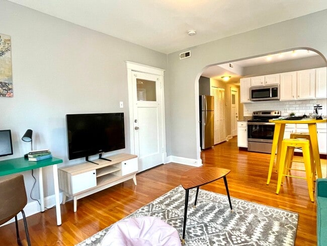 Building Photo - 4543 Flad Ave