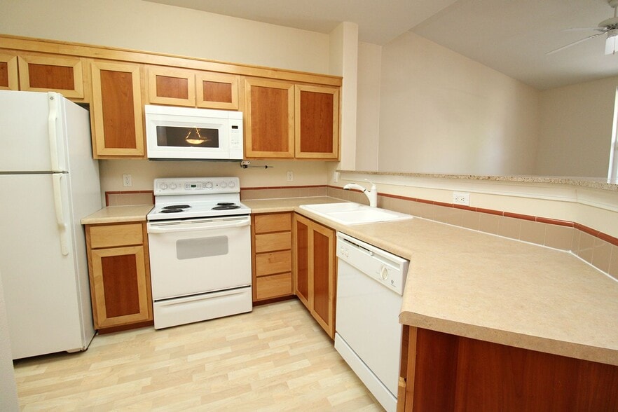 Building Photo - 1170 NE 64th Ln