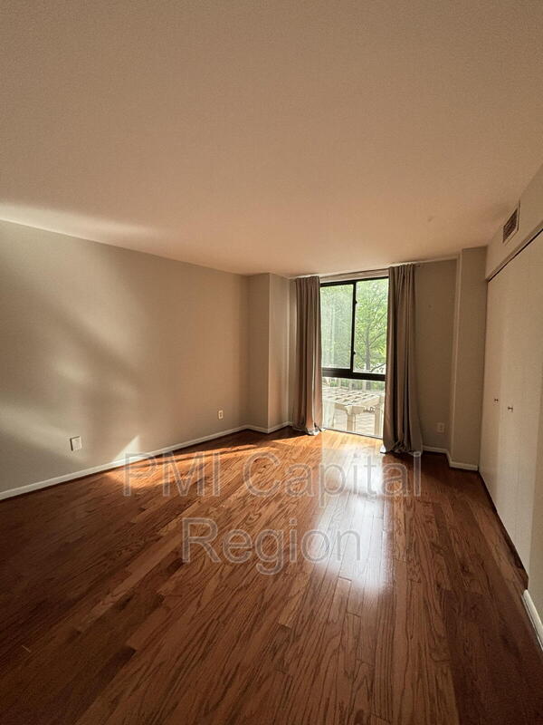 Building Photo - 4620 N Park Ave