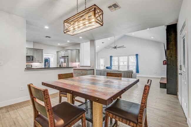 Building Photo - 109 Les Ln