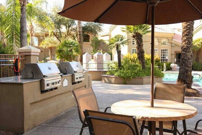 Building Photo - 5335 E Shea Blvd