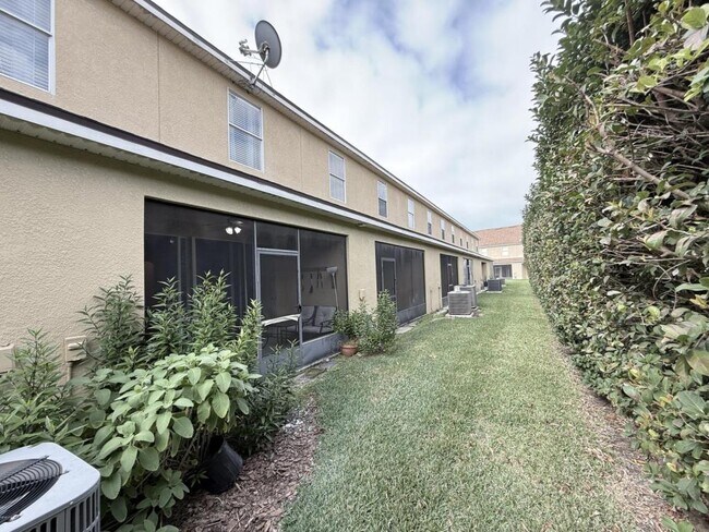 Building Photo - 2983 Ashland Ln S