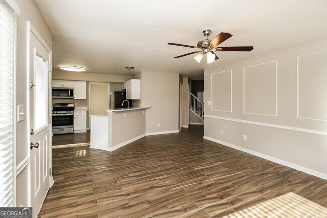 Building Photo - 655 Suwanee Lakes Cir NW