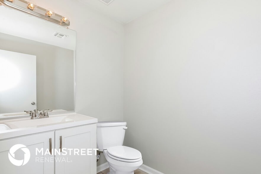 Building Photo - 1566 S Danielson Way