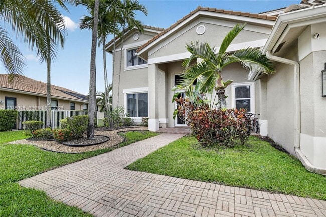 Building Photo - 981 Waterside Cir