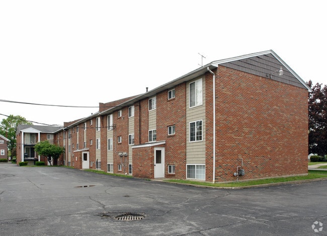 Building Photo - Colonial Village Apartments