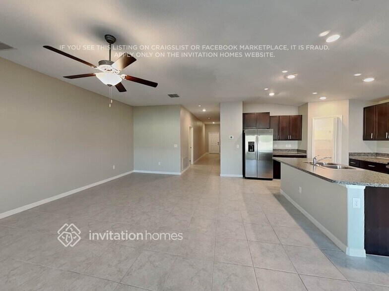 Building Photo - 1533 Blue Rose Dr