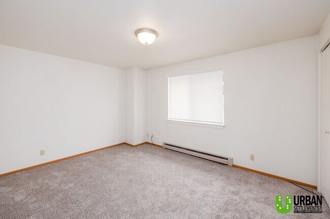 Building Photo - 3137 E 29th Ave