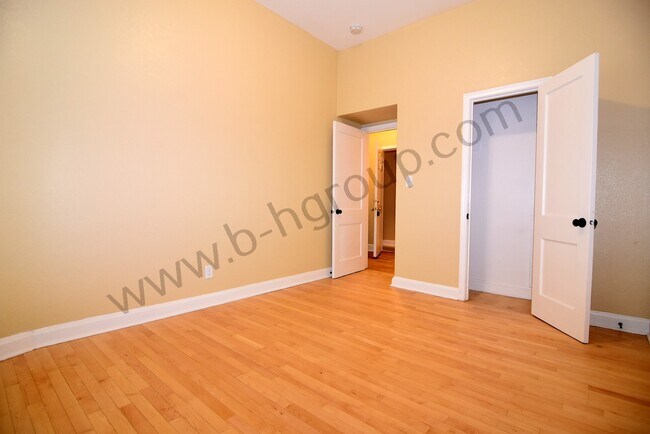 Building Photo - 5714 7th Ave