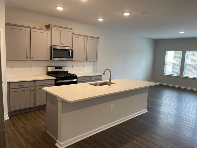 Building Photo - 3031 Ranger Dr