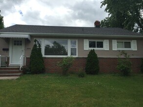 Building Photo - Charming ranch in wonderful neighborhood