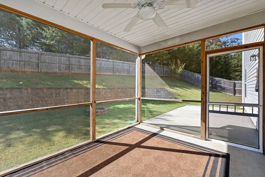 Building Photo - 4221 Lochurst Dr