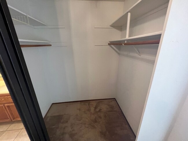 Building Photo - Spacious 2 bed 1.5 bath Condo in San Leandro Minutes from Bart and shopping. Must see!