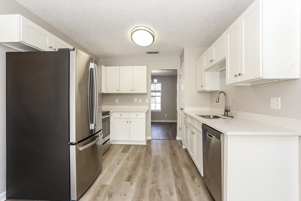 Building Photo - 548 Edward Rutledge St