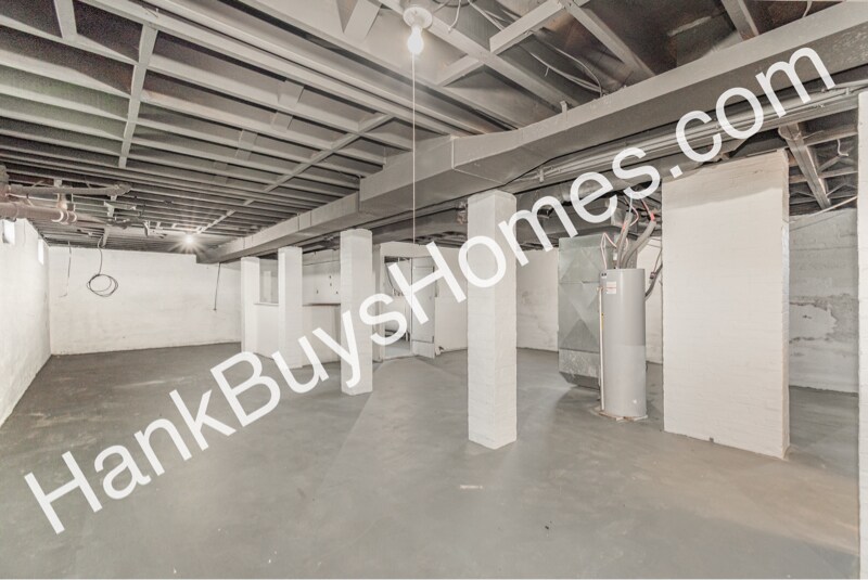 Building Photo - 115 Kansas St