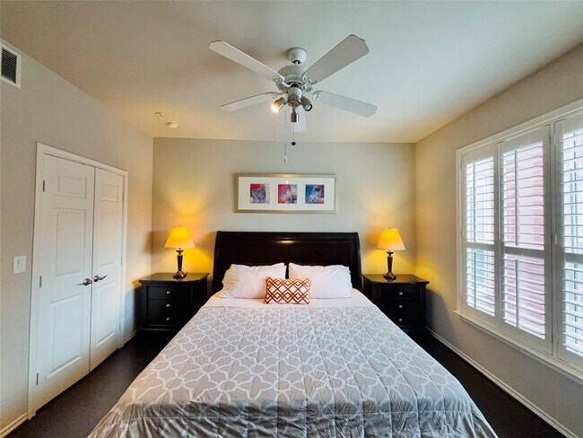 Building Photo - 2400 McCue Rd