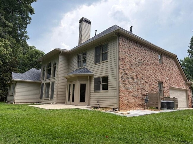 Building Photo - 96 Highgrove Dr