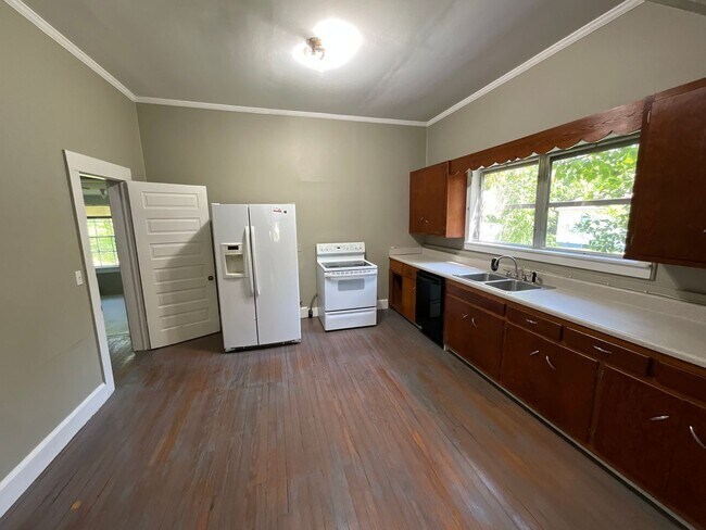 Building Photo - 4170 Baltzell St