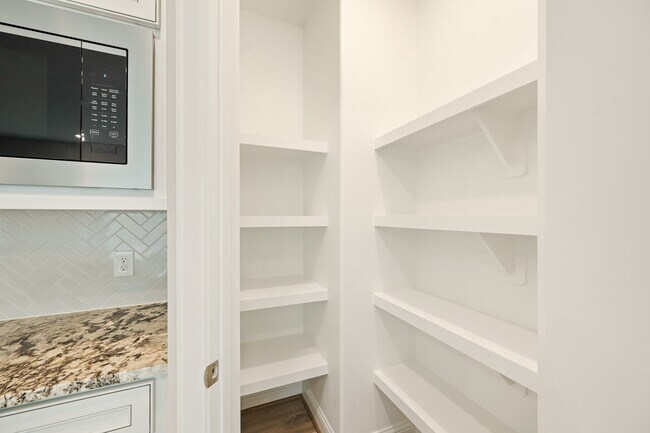 Building Photo - 721 Ocean Palms Dr