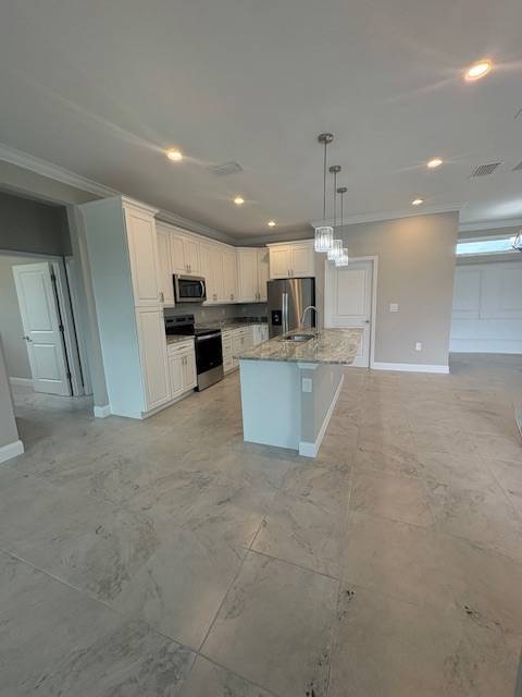 Building Photo - 25197 Alcazar Dr