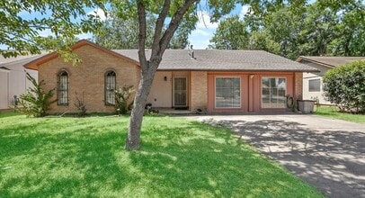 Building Photo - 4611 Cedargrove Dr