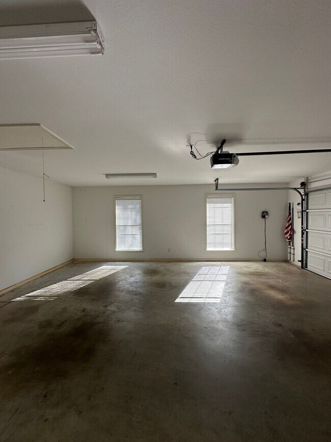 Building Photo - Enterprise Country Club!  Short Term Renta...