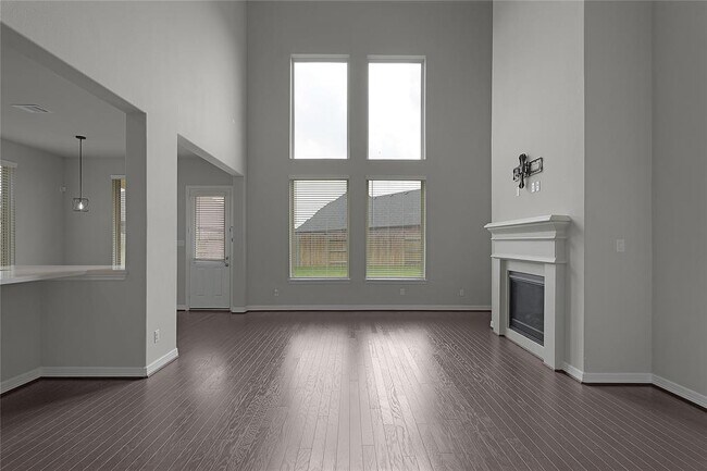 Building Photo - 6026 Lake Bridge Ln