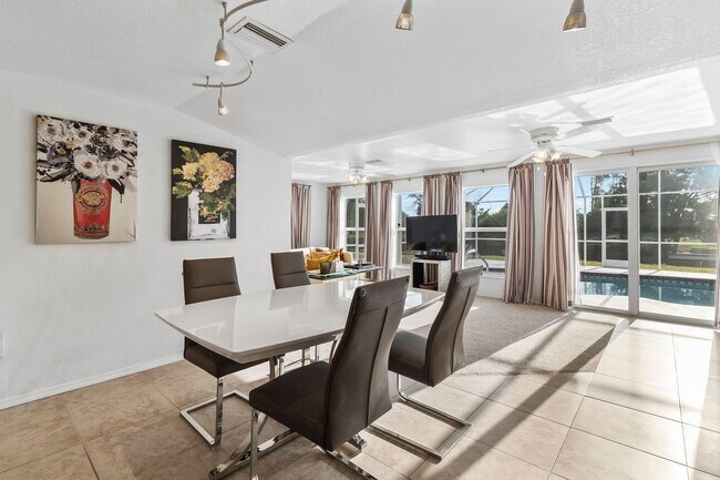 Building Photo - FURNISHED SHORT TERM RENTAL - 3 Bed / 2 Bath - Single Family Pool Home - $3,250/month