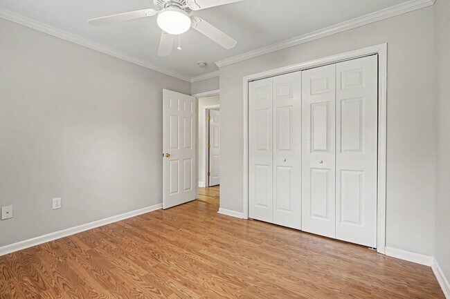 Building Photo - 290 University Cir