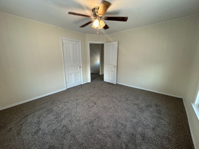Building Photo - Newly Renovated Three Bedroom House