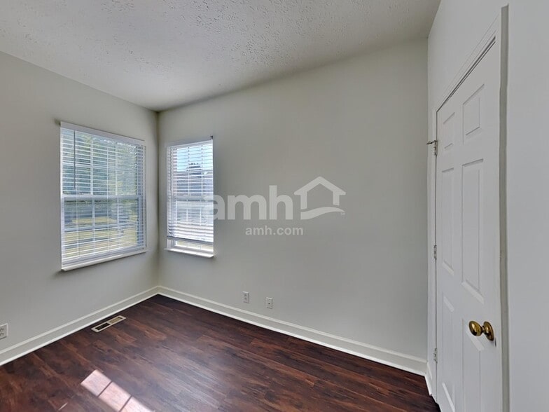 Building Photo - 4010 Lenox Ct