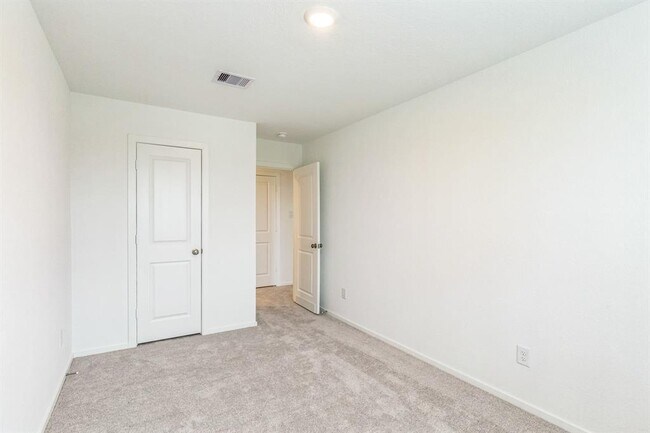 Building Photo - 28826 Texas Sparrow Ln