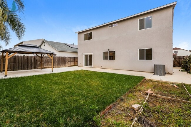 Building Photo - 577 Bedfordshire Dr