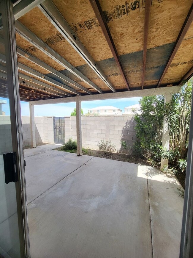 Building Photo - ZILONIS TOWNHOME II - Bourbon Street