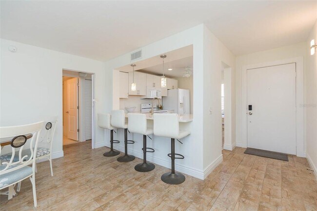 Building Photo - 5510 Del Sol Blvd