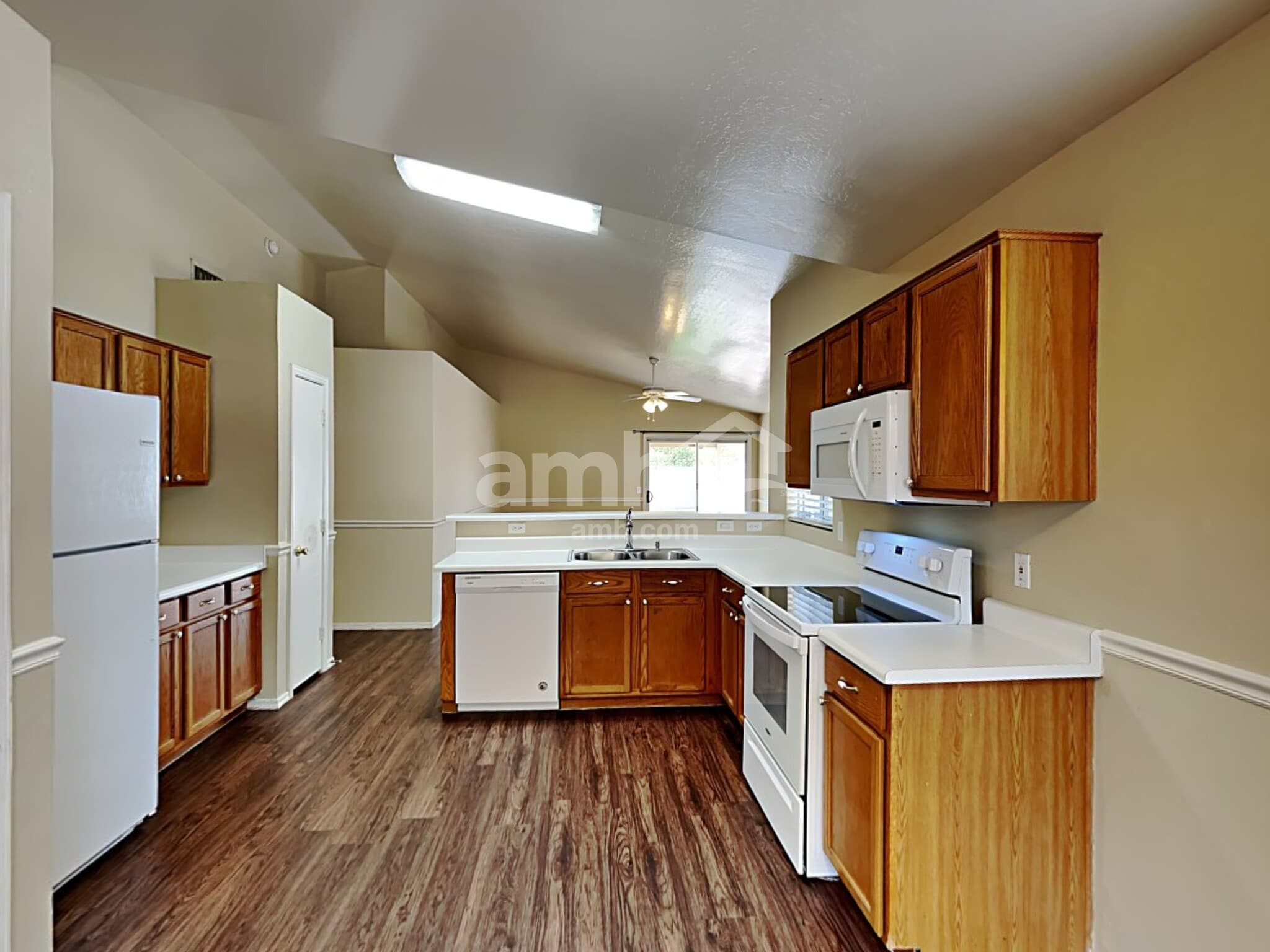 Building Photo - 426 S Luther