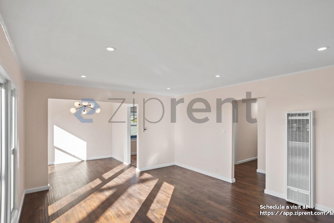 Building Photo - 682 Kern St