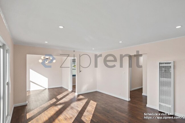 Building Photo - 682 Kern St