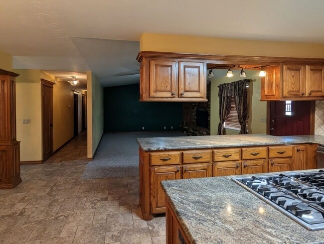 Building Photo - Quiet Country Living with Space, Privacy & Modern Comforts
