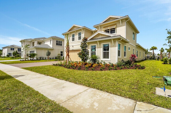 Building Photo - 9341 Crestview Cir