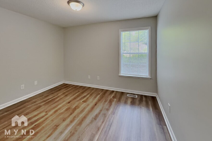 Building Photo - 589 Spaniel Ln