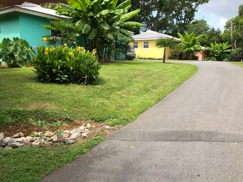 Building Photo - 559 Pulaski St